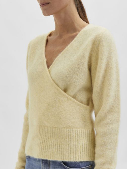 V-NYAKÚ KÖTÖTT PULÓVER