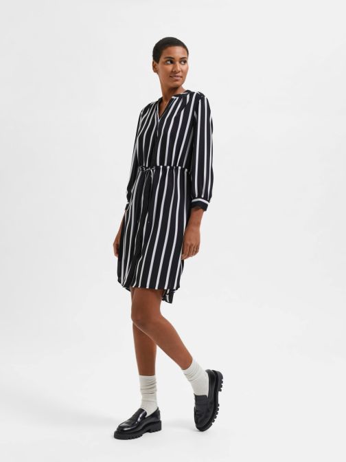 CSÍKOS HOSSZÚ UJJÚ RUHA