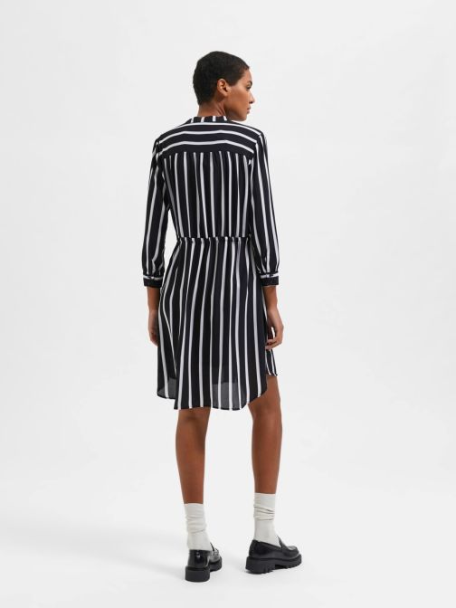 CSÍKOS HOSSZÚ UJJÚ RUHA