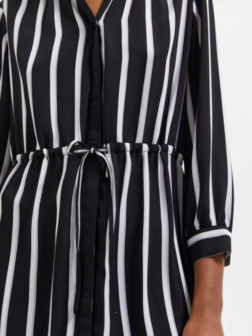 CSÍKOS HOSSZÚ UJJÚ RUHA