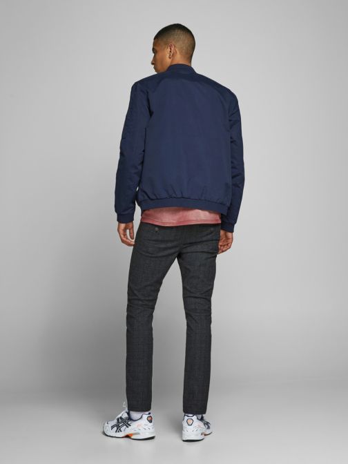 KLASSZIKUS BOMBER DZSEKI