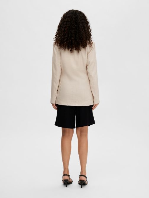 LENTARTALMÚ NŐI BLÉZER