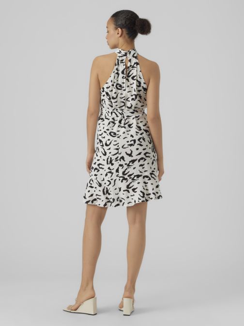 MAGASÍTOTT NYAKÚ RUHA