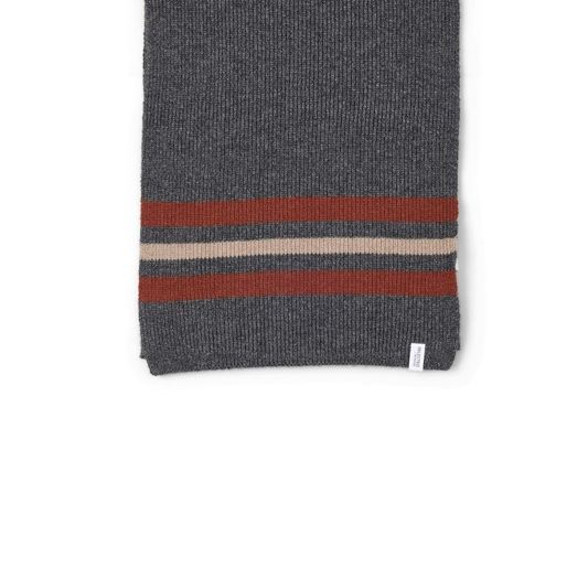 KÖTÖTT GYAPJÚTARTALMÚ SÁL 