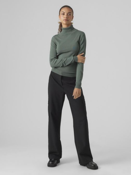 MAGAS NYAKÚ PULÓVER 