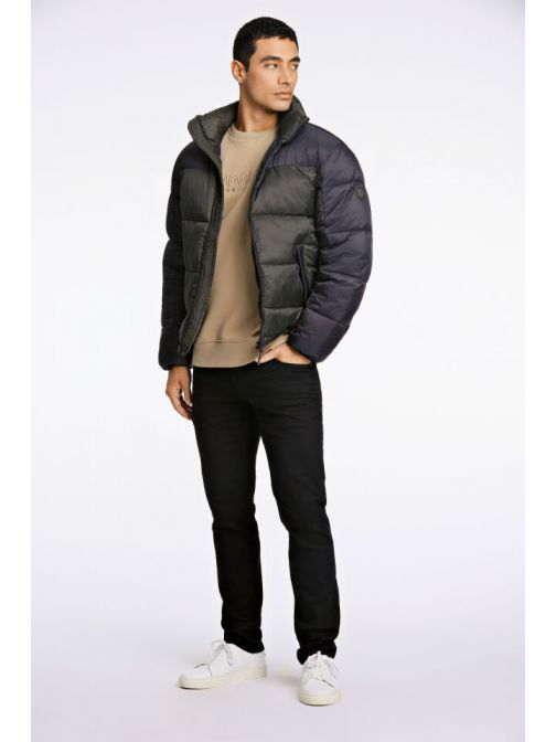 MAGAS NYAKÚ BÉLELT KABÁT 