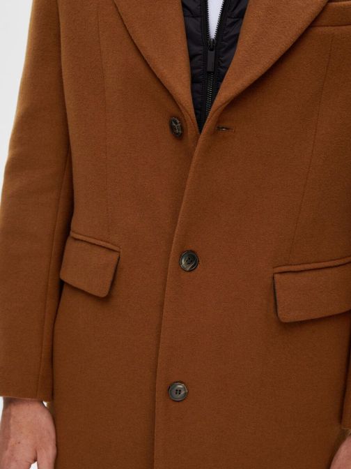 GYAPJÚTARTALMÚ KABÁT 