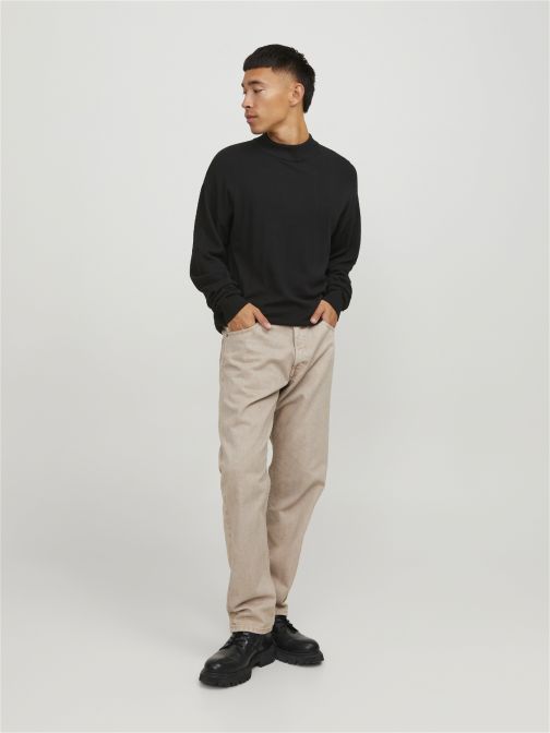 MAGAS NYAKÚ PULÓVER 