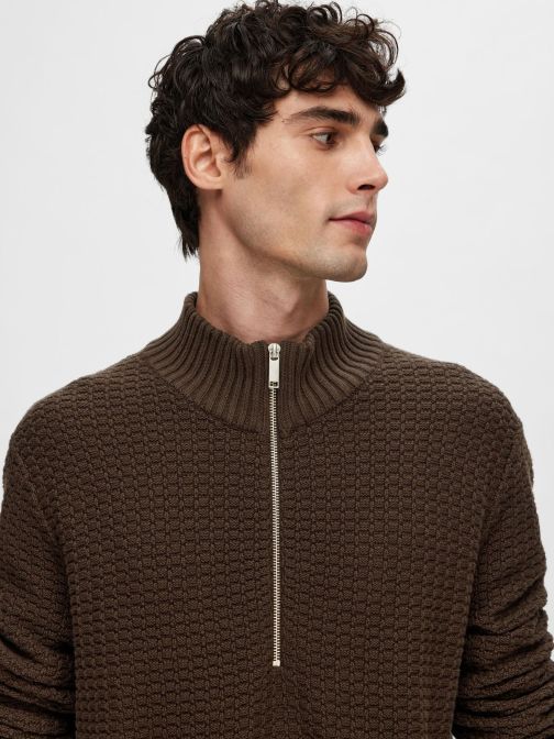 MAGAS NYAKÚ PULÓVER