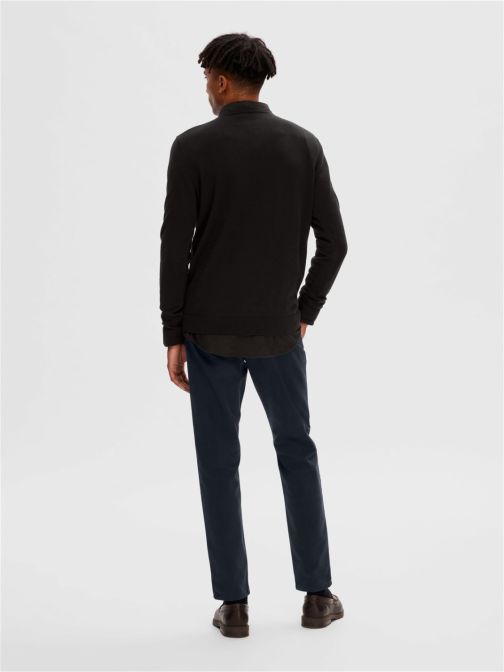 V-NYAKÚ KÖTÖTT PULÓVER