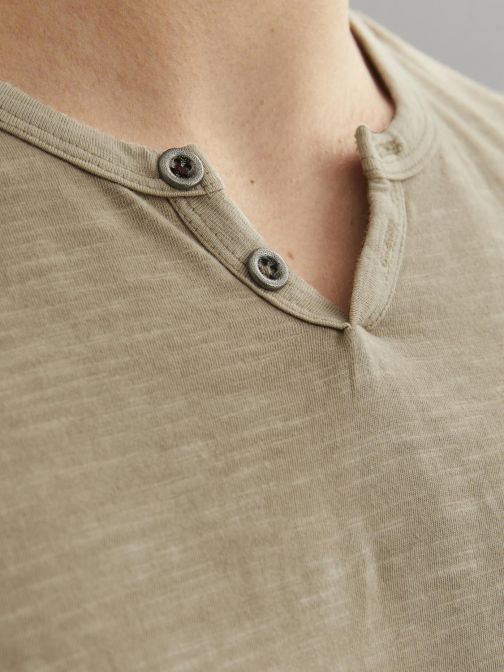 HASÍTOTT NYAKÚ PÓLÓ