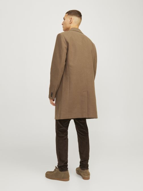 GYAPJÚTARTALMÚ KABÁT 