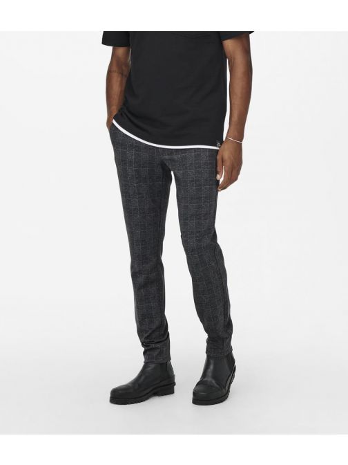 SLIM FIT KOCKÁS NADRÁG