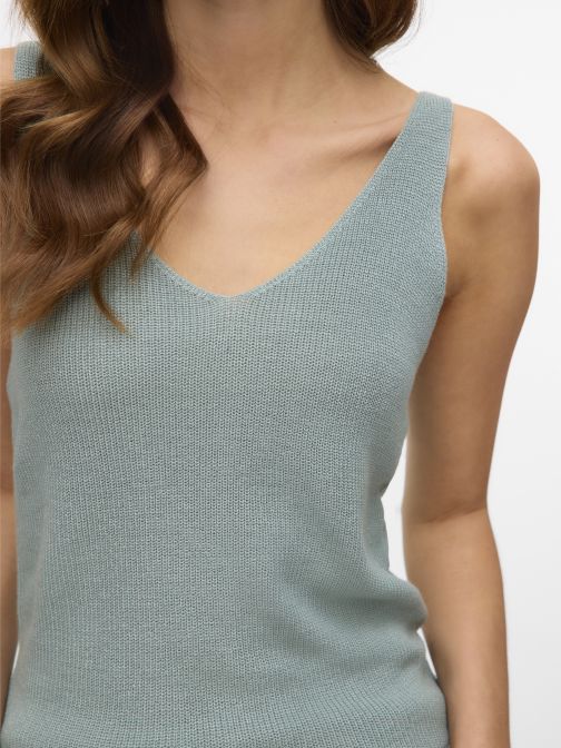 V-NYAKÚ BORDÁZOTT TOP 