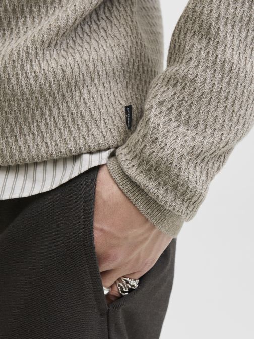 KNITTED PULLOVER