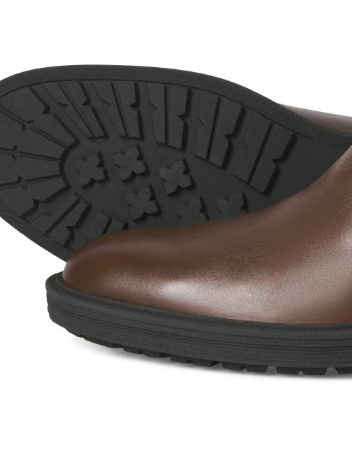 LEATHER CHELSEA BOOTS