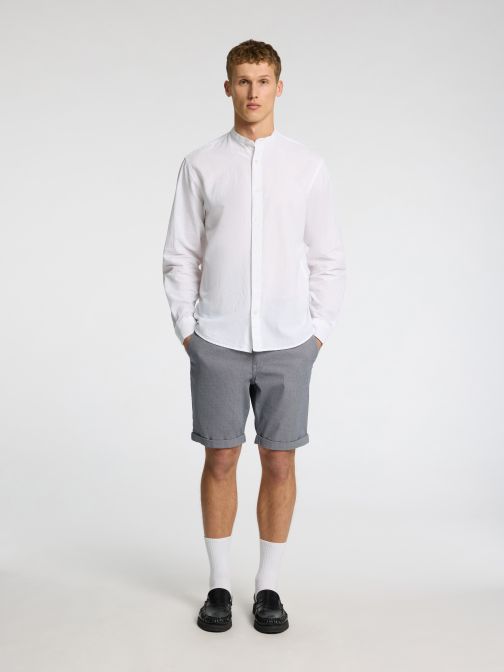 SLIM FIT SHORTS