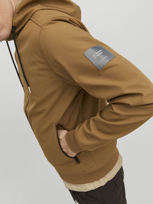 WATER-RESISTANT JACKET
