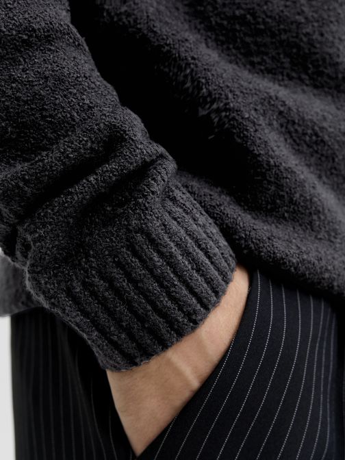 KNITTED PULLOVER