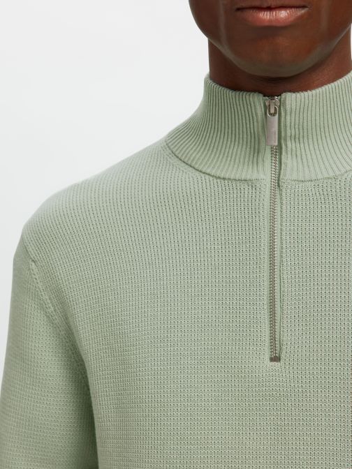 HALF ZIP PULLOVER
