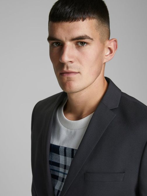 SLIM FIT ÖLTÖNYZAKÓ