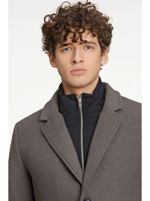 GYAPJÚTARTALMÚ KABÁT 