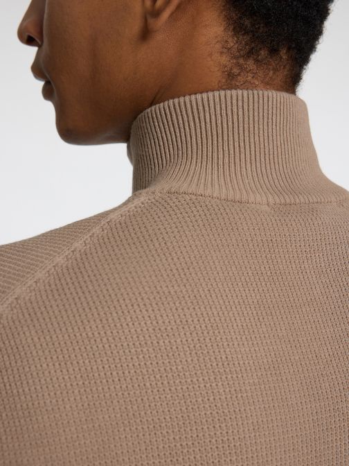 FÉLIG CIPZÁRAS PULÓVER 