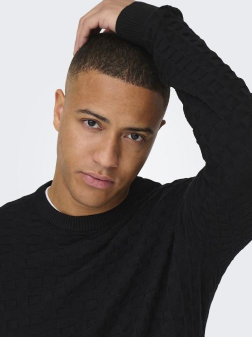 STRUKTÚRÁLT KÖTÖTT PULÓVER