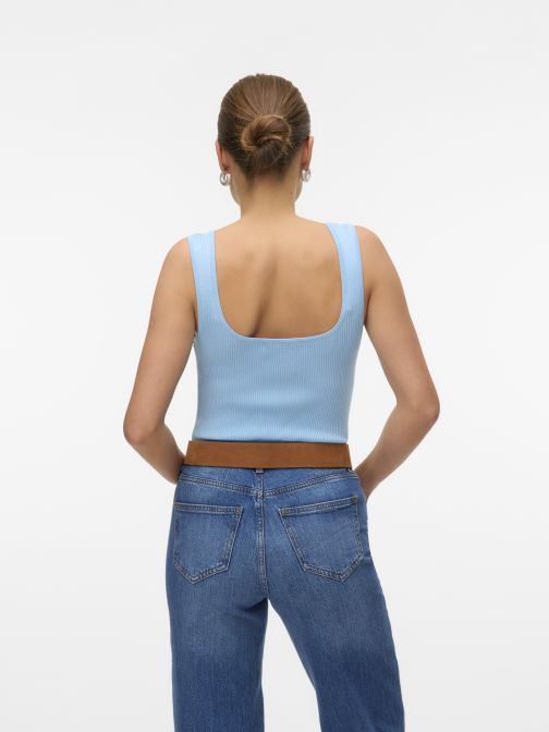 TOP SZÍV ALAKÚ NYAKKIVÁGÁSSAL 